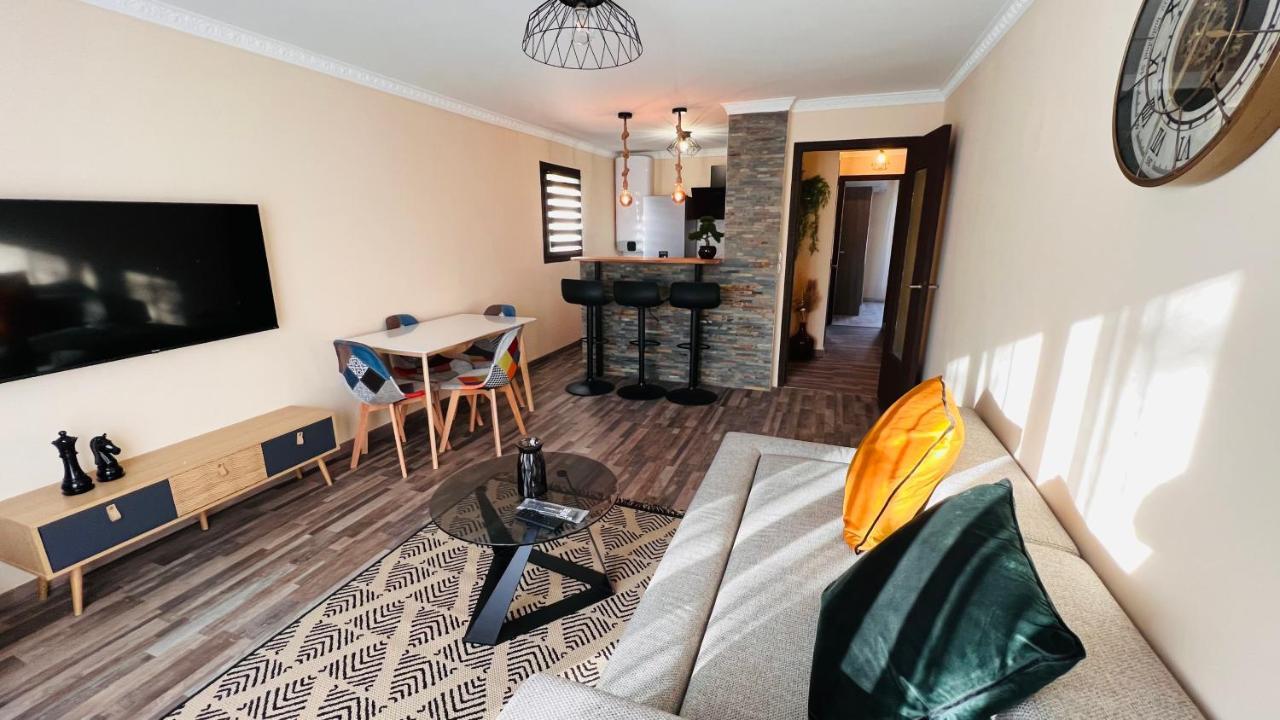 Pluton Apartment Montpellier Bagian luar foto